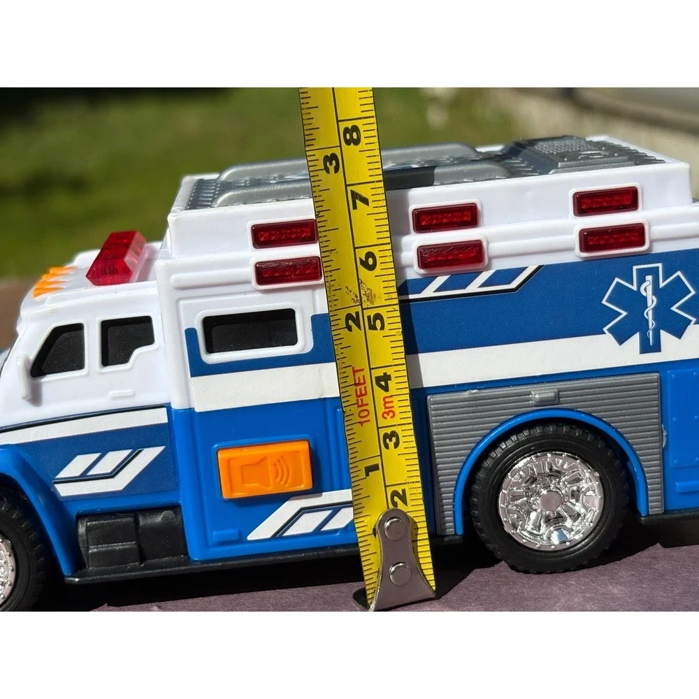 Ambulance with Sound effects Dickie Toys Emergency Rescue Vehicle‎ action